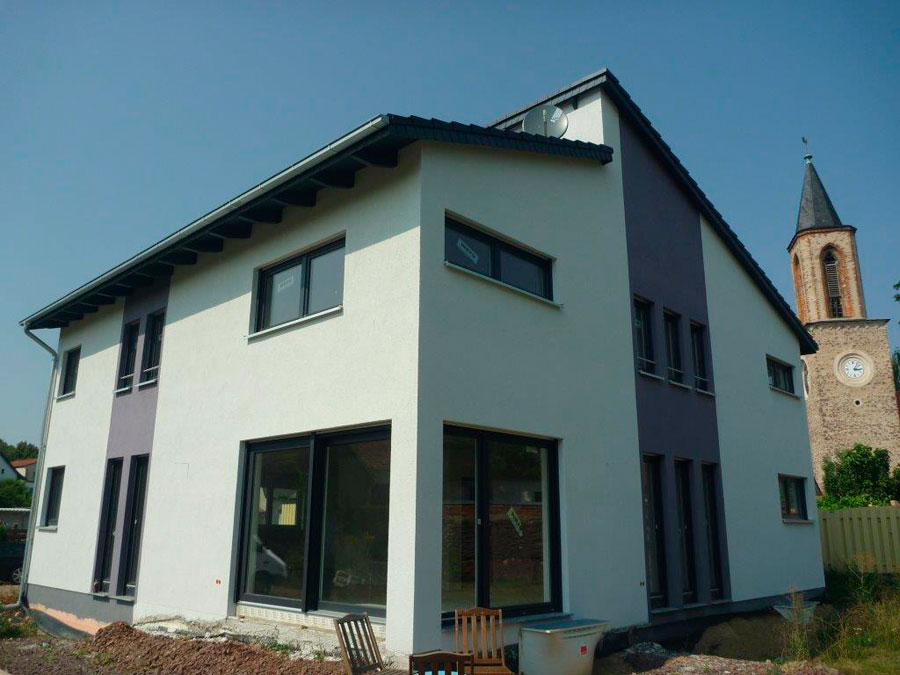 Neubau Haus mit Fenstern